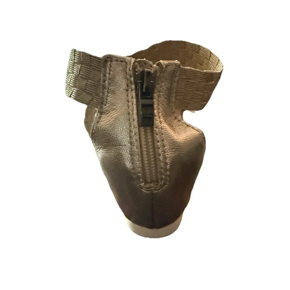 Bernie‎ Mev Sandal Honesty Light Gold Fabric Memory Foam Womens 38 Size 7 New